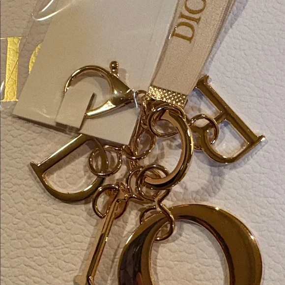 NWT DIOR KEYCHAIN/BAG CHARM💗💗💗